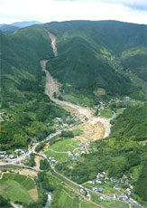 水俣市集地区宝川内(平成15年7月発生) 水俣市集地区宝川内(平成15年7月発生)