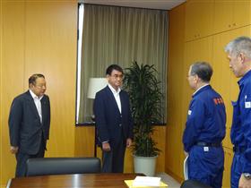 河野内閣府特命担当大臣(防災) 要請活動の様子