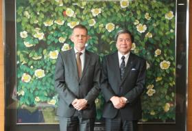 マーク・シンクレア大使と蒲島知事 マーク・シンクレア大使と蒲島知事