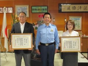 菊池警察署長、協議会委員松野浩一、中原恭美