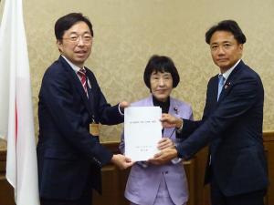 高橋財務大臣政務官