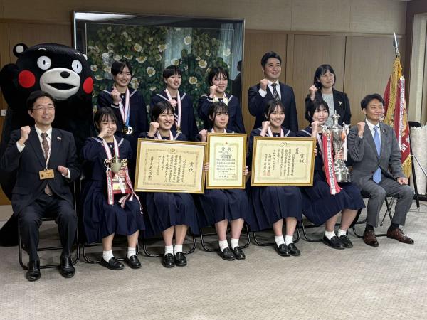 八代白百合学園高等学校剣道部が知事を表敬訪問