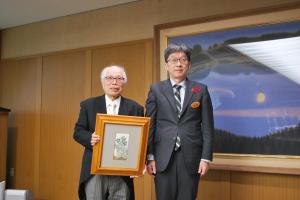 井上氏